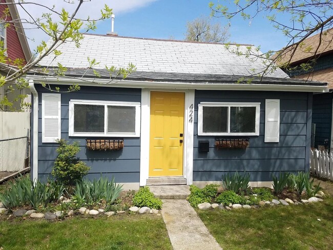 property at 424 W Thatcher St