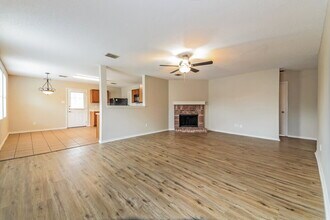 16528 Woodside Dr in Justin, TX - Building Photo - Building Photo
