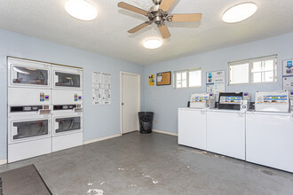 Whispering Oaks Apartments in Lafayette, LA - Building Photo - Interior Photo