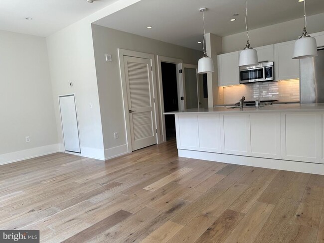 1805 Walnut St in Philadelphia, PA - Building Photo - Building Photo