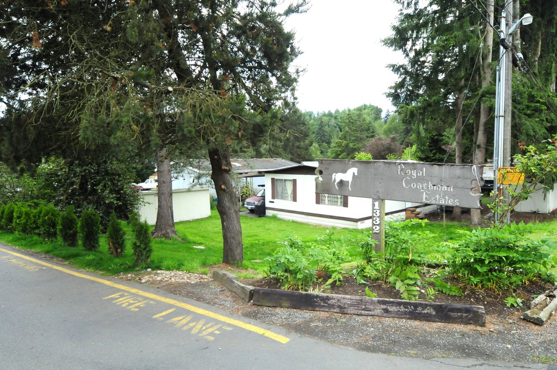 Royal Coachman Estate Mobile Park in Bothell, WA - Foto de edificio