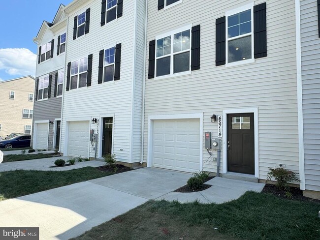 property at 45714 N Maxine Wy