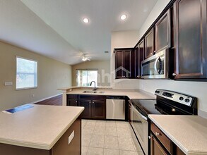 8109 Sequester Loop in Land O Lakes, FL - Building Photo - Building Photo