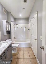 501 Hungerford Dr in Rockville, MD - Building Photo