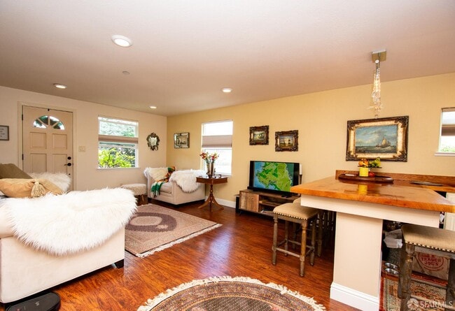40 Encina Ave in Monterey, CA - Building Photo - Building Photo