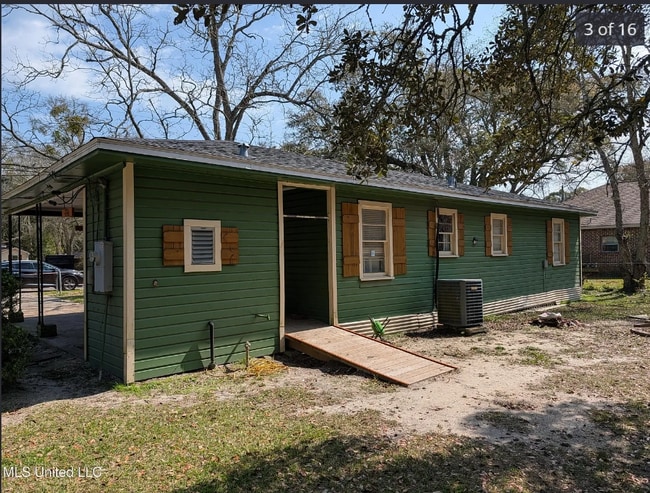 2233 5th Ave in Gulfport, MS - Building Photo - Building Photo