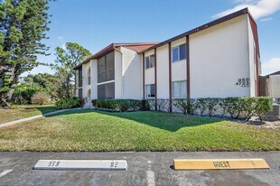 4723 Sable Pine Cir, Unit D2 in West Palm Beach, FL - Building Photo