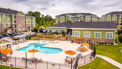 Foxwood Apartments in Raleigh, NC - Building Photo - Building Photo