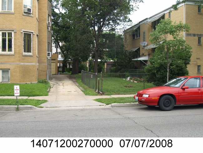 2046 W Foster Ave in Chicago, IL - Building Photo - Other