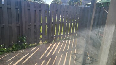 1803 Wharf Ln in Greenacres, FL - Foto de edificio - Building Photo