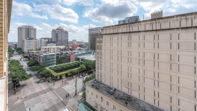 property at 1120 Texas St