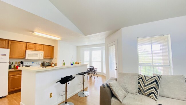 property at 977 Riverside Dr