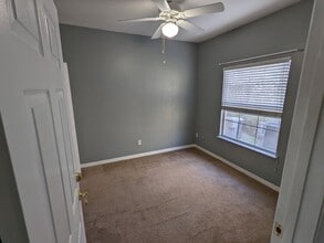 5036 NW 1st Pl in Gainesville, FL - Building Photo - Building Photo