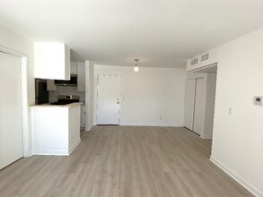 465 Oak St in Glendale, CA - Building Photo - Building Photo