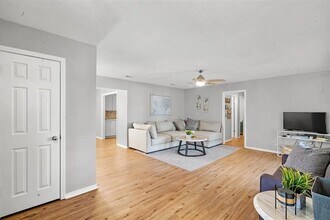 104 Pontiac Dr in Gainesville, TX - Building Photo - Building Photo