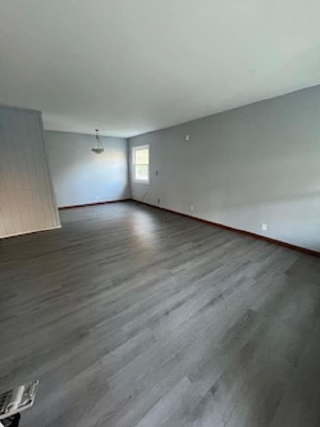 23 S Queens Ct in Huntington, WV - Building Photo - Building Photo