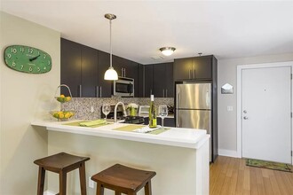 636 5th St in Hoboken, NJ - Building Photo - Building Photo