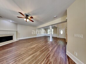 402 Grandiflora Dr in Mcdonough, GA - Foto de edificio - Building Photo