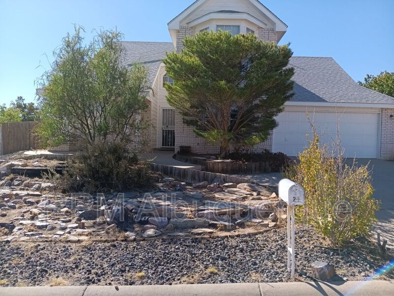 21 Ash Pl in Los Lunas, NM - Building Photo