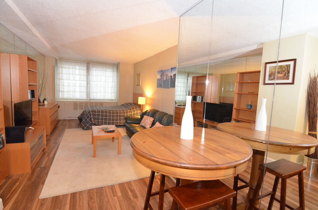 130 Water St, Unit 9D in New York, NY - Building Photo