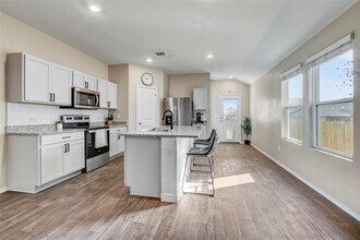 12224 Token Trl in Elgin, TX - Building Photo - Building Photo