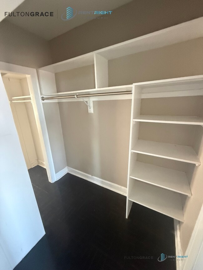 1209 W Sherwin Ave, Unit 1209-601 in Chicago, IL - Building Photo - Building Photo