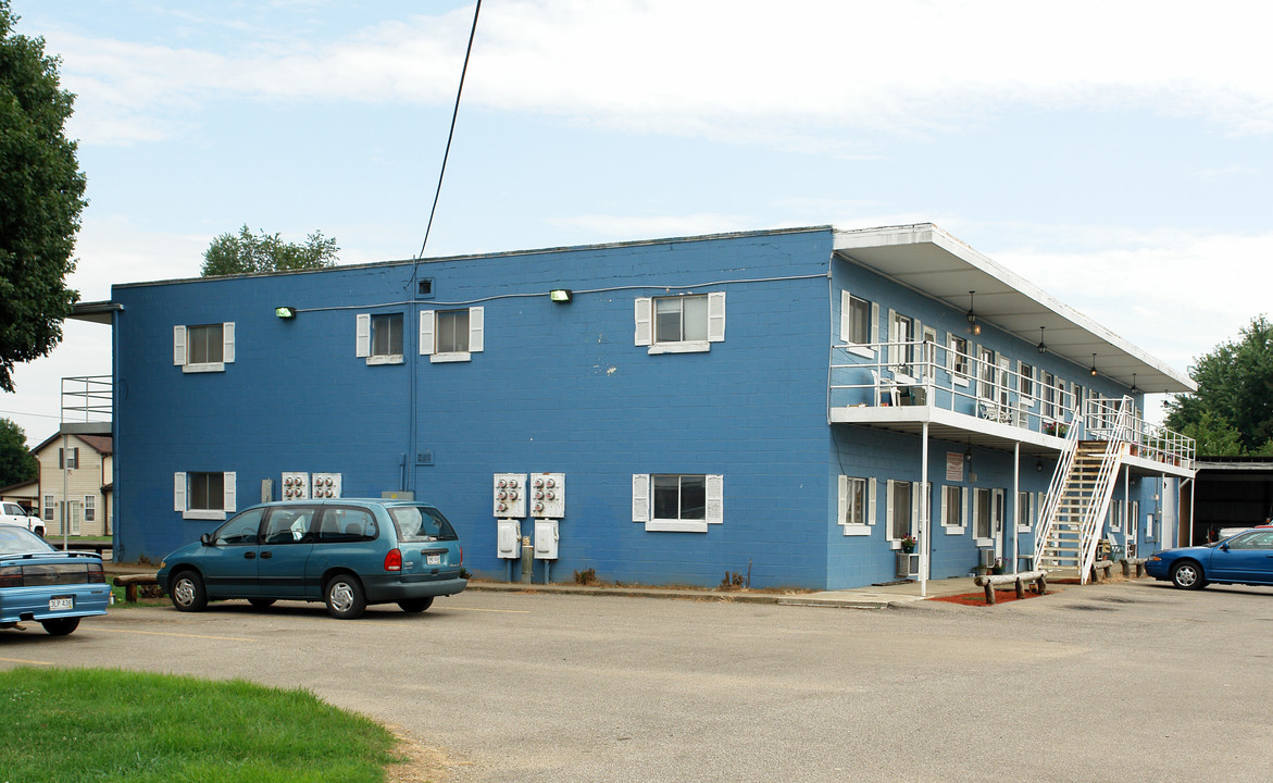 Tracy's Apartments in Point Pleasant, WV - Building Photo