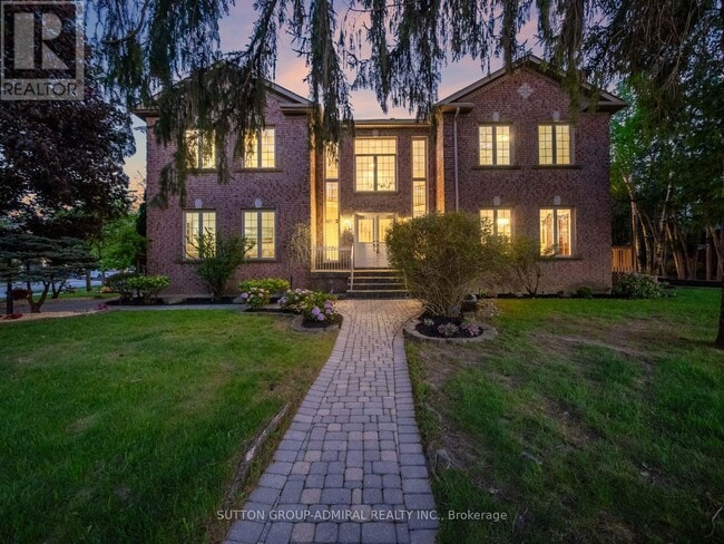 property at 8 Tivoli Ave
