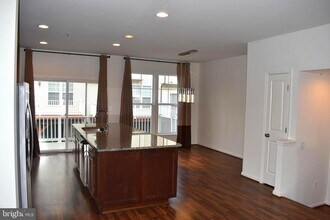 22455 Glenbow Way in Clarksburg, MD - Building Photo - Building Photo