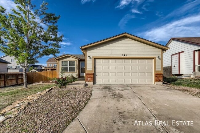 945 Lords Hill Dr