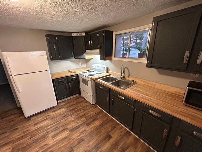 310 W Pike St, Unit Upper Floor