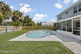 311 School Rd in Satellite Beach, FL - Foto de edificio - Building Photo