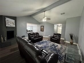 2211 Pilgrims Bend Dr in Friendswood, TX - Building Photo - Building Photo