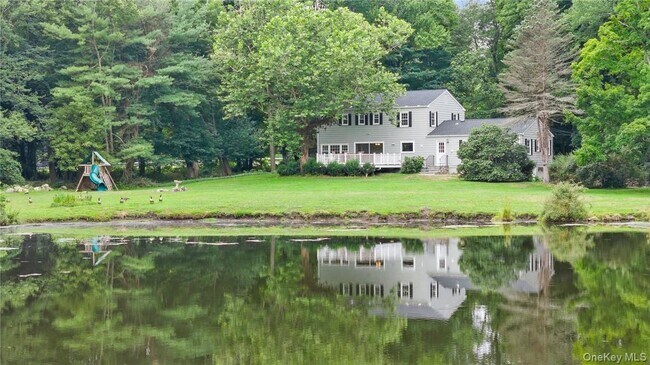 70 Upper Shad Rd in Pound Ridge, NY - Building Photo - Building Photo