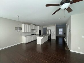 731 Sunset Park Dr in Suwanee, GA - Building Photo - Building Photo