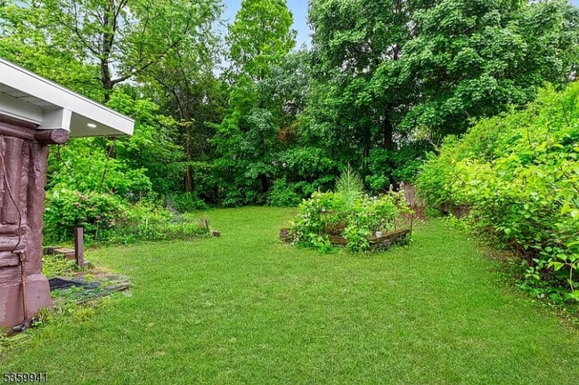 13 Alturas Rd in Highland Lakes, NJ - Building Photo - Building Photo