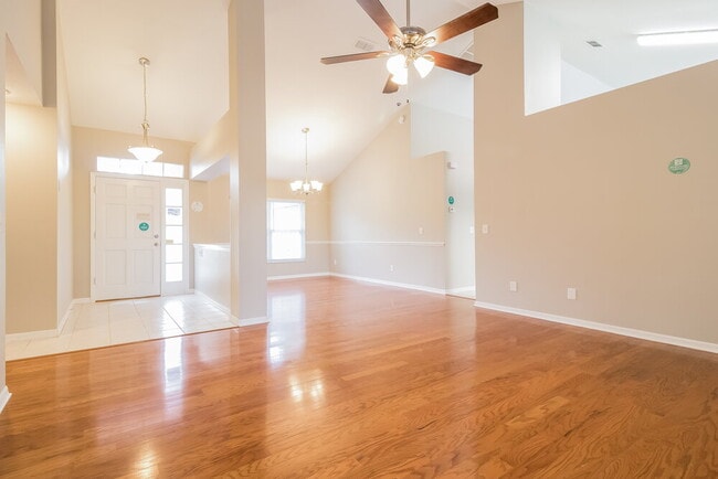 1230 Glenmore Dr in Apopka, FL - Foto de edificio - Building Photo