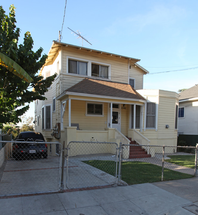 1342 Calumet Ave in Los Angeles, CA - Building Photo