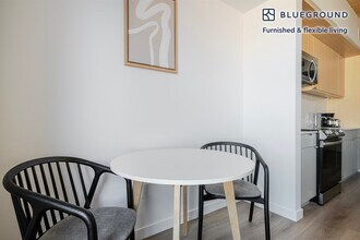 154 Broadway in Somerville, MA - Foto de edificio - Building Photo