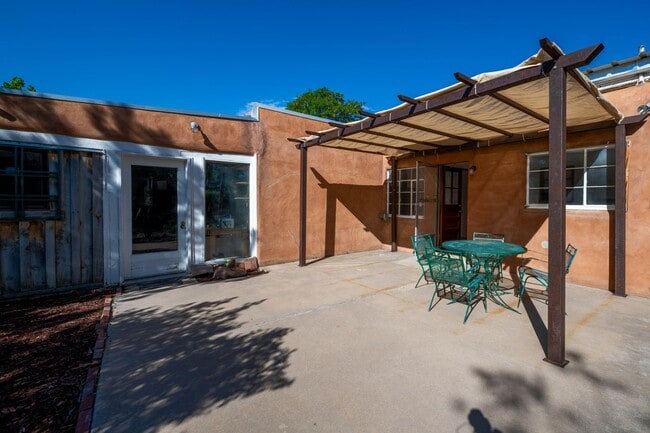 2405 Maclovia Ln in Santa Fe, NM - Building Photo - Building Photo