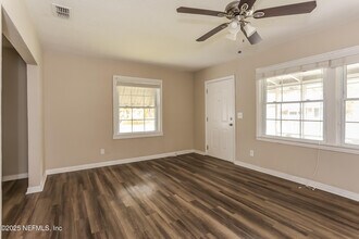 3114 N 3rd St Cir in Jacksonville, FL - Building Photo - Building Photo