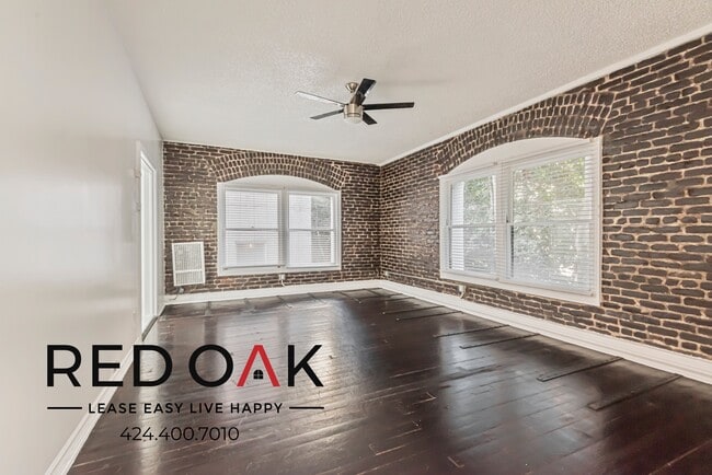 property at 854 S Oxford Ave