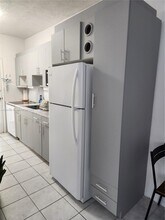 6490 Collins Ave, Unit 18 in Miami Beach, FL - Building Photo - Building Photo