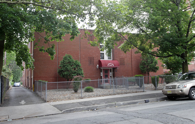 JLance in Orange, NJ - Foto de edificio - Building Photo