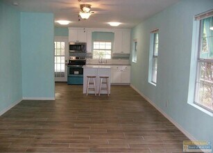121 E Monroe St in Port Isabel, TX - Building Photo - Building Photo