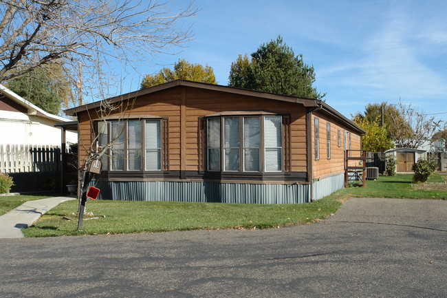 759 NW 8th St in Ontario, OR - Foto de edificio - Building Photo