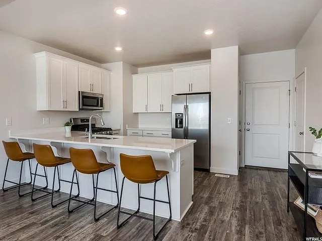 988 Sapphire Peak Dr in Bluffdale, UT - Building Photo - Building Photo