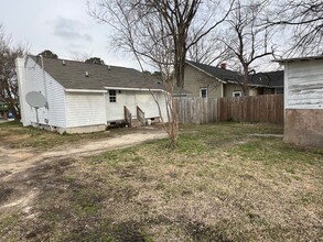 110 N Sellers St in Selma, NC - Building Photo - Building Photo