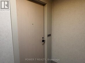 8 Interchange Wy in Vaughan, ON - Building Photo - Building Photo