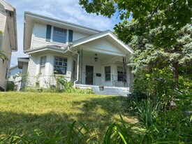 127 Iroquois Ave in Dayton, OH - Building Photo